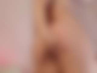 Live cam show with Cutie Riley - Fingering White on madthumbs | colombia