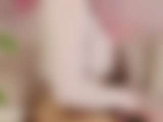 Live cam show with Cutie Riley - White on live18s.com | colombia