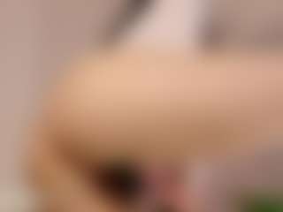 Cutie Riley's Live Sex Cam Show