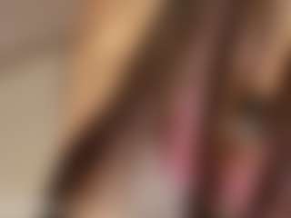 Live cam show with Cutie Riley - Skinny on Milfs Live