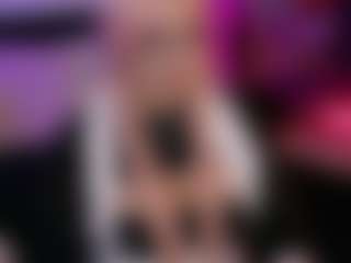 Live cam show with Vaal Martinez - Oil on Hubzter Live