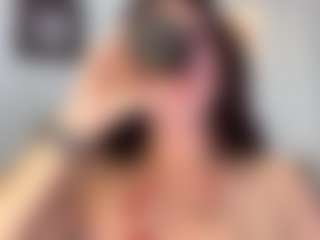 Lora's Live Sex Cam Show