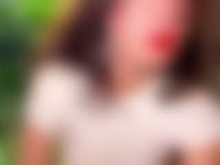 Live cam show with Lora - Smoking on Hubzter Live