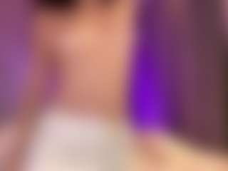 Live cam show with Lora - Average on fapnchat
