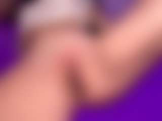 Lora's Live Sex Cam Show