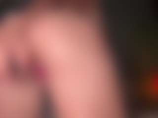 Lora's Live Sex Cam Show