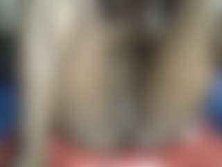 Live cam show with Sweetsanta98 - Oil on Camsoda