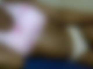 Live cam show with Sweetsanta98 - Ebony Petite on Livezox