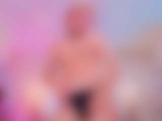 Live cam show with MeowthLilu - Foot Fetish Blonde Hair on Camsoda