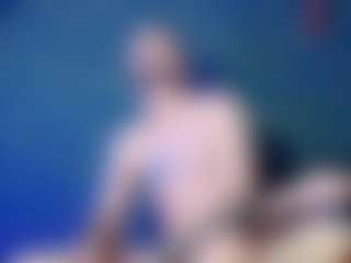 Live cam show with monserrattMast - Average on eurowanks.com