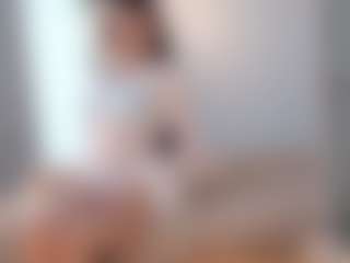 Bella's Live Sex Cam Show