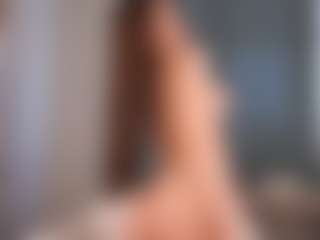 Bella's Live Sex Cam Show