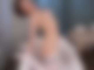 Live cam show with Bella - Joi on Hubzter Live