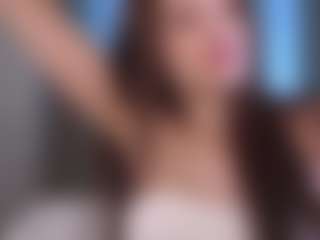 Live cam show with Bella - Facial Piercings on SxyPornLive