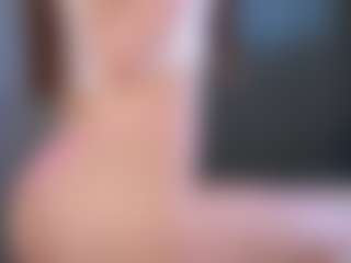 Bella's Live Sex Cam Show