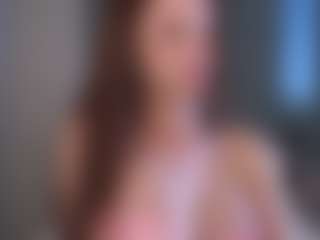 Bella's Live Sex Cam Show