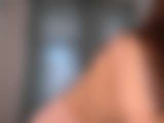 Bella's Live Sex Cam Show