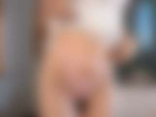Bella's Live Sex Cam Show