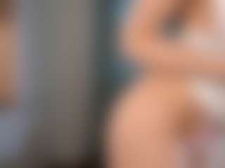 Bella's Live Sex Cam Show