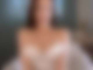 Bella's Live Sex Cam Show