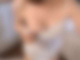 Bella's Live Sex Cam Show