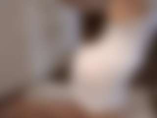 Bella's Live Sex Cam Show