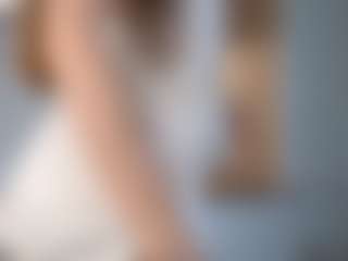 Bella's Live Sex Cam Show