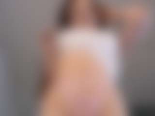 Bella's Live Sex Cam Show