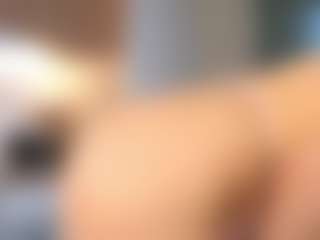 Bella's Live Sex Cam Show