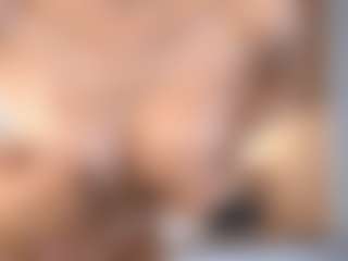 Bella's Live Sex Cam Show