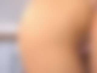 Bella's Live Sex Cam Show