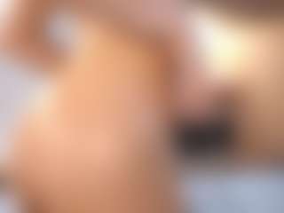 Bella's Live Sex Cam Show