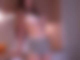 Bella's Live Sex Cam Show