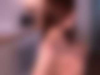Bella's Live Sex Cam Show