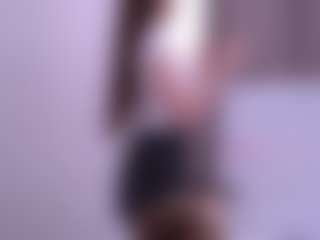 Bella's Live Sex Cam Show
