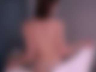 Bella's Live Sex Cam Show