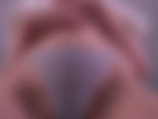 Bella's Live Sex Cam Show