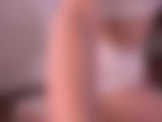 Live cam show with Bella - Joi on Camsoda