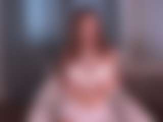 Bella's Live Sex Cam Show