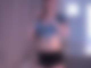 Bella's Live Sex Cam Show