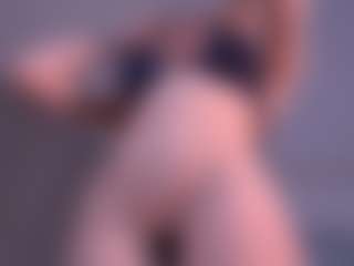 Bella's Live Sex Cam Show