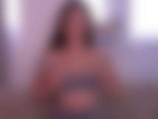 Bella's Live Sex Cam Show