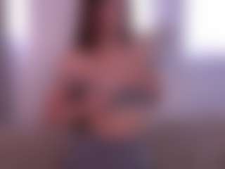 Bella's Live Sex Cam Show