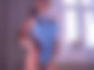 Bella's Live Sex Cam Show