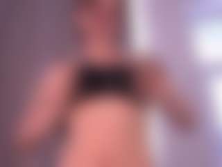 Live cam show with Bella - Normal on Mixed Magazine Live