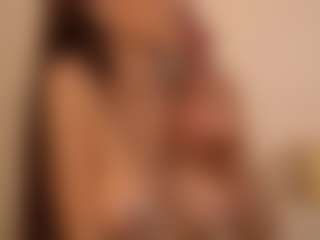 Bella's Live Sex Cam Show
