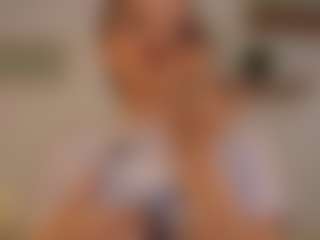 Bella's Live Sex Cam Show