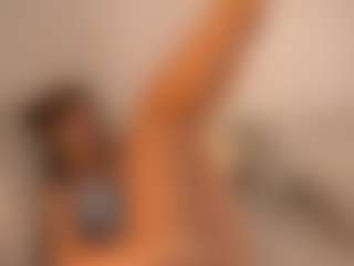 Bella's Live Sex Cam Show