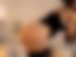 Bella's Live Sex Cam Show