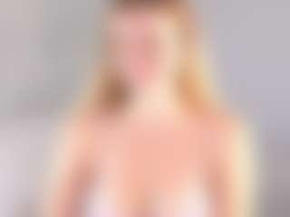 Live cam show with BlissEdge - Facial on chickslive.net